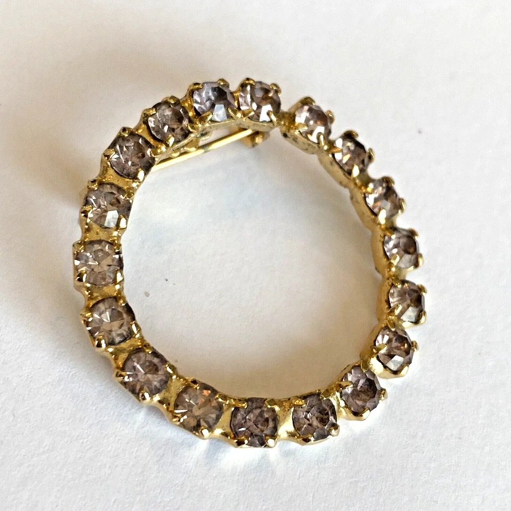Vintage Wreath Brooch Mid Century Circle Pin Goldtone & Light Pink Rhinestones